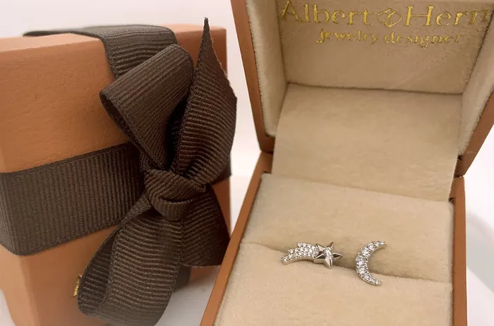 Earrings Albert Hern Earrings 14kt Gold Moon Shooting Star with Diamonds